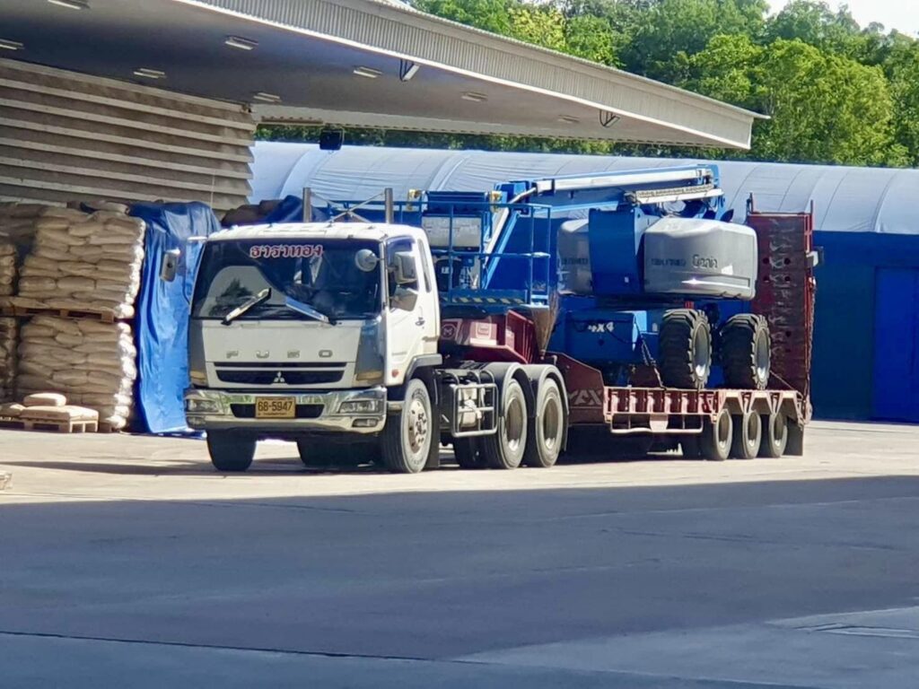 รถเทรลเลอร์พื้นเรียบรับจ้างโรจนะ